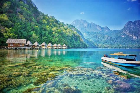 Wisata Seru di Maluku: Nikmati Keindahan Alam dan Budaya Lokal